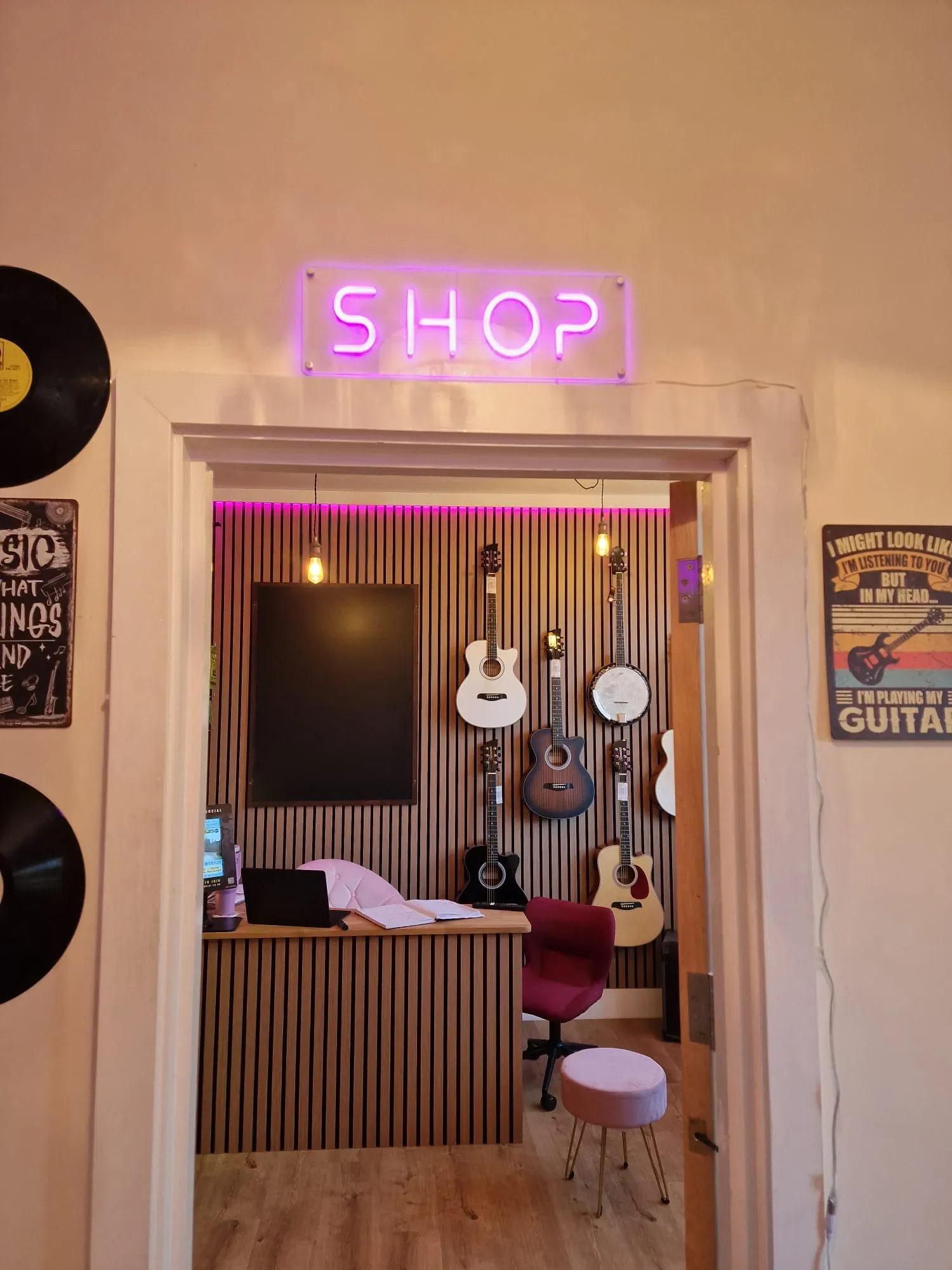 The DeRosa Music Horsham shop and reception area
